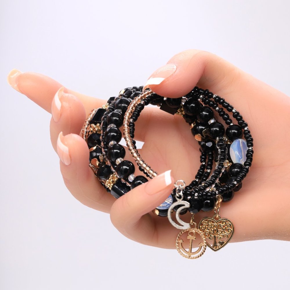 Spectacular black memory wire bracelet with 4 pendants and 6 strands. - Picture 9 of 9